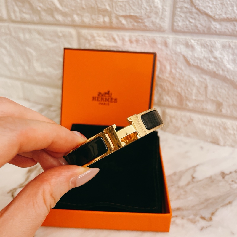 激甜熱銷款黑金配色✨愛馬仕 Hermès Clic H 珐琅手環 黑x金-4