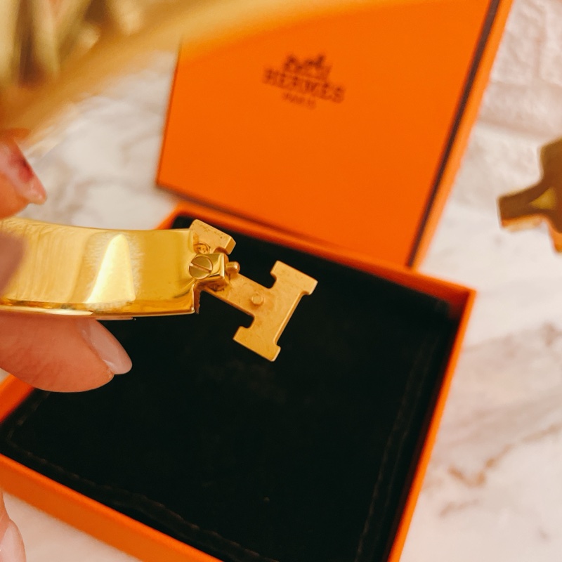 激甜熱銷款黑金配色✨愛馬仕 Hermès Clic H 珐琅手環 黑x金-10