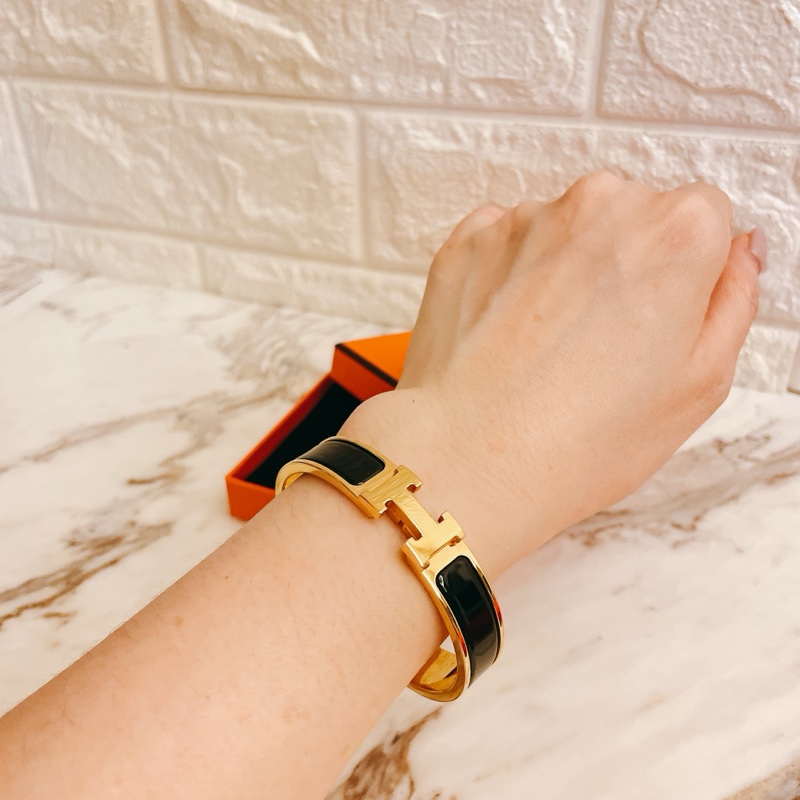 激甜熱銷款黑金配色✨愛馬仕 Hermès Clic H 珐琅手環 黑x金-12