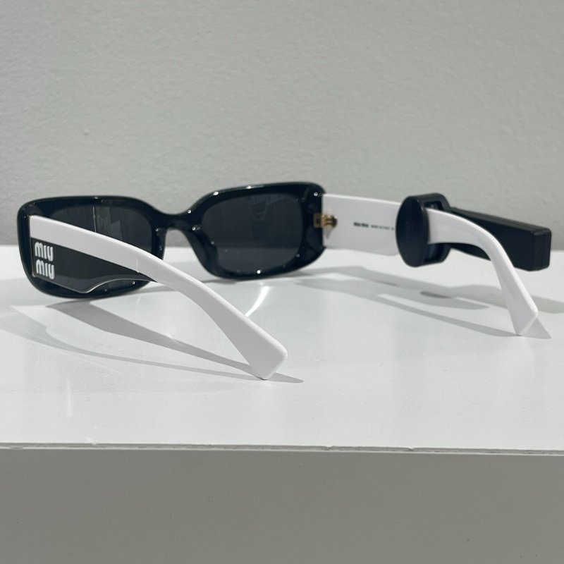 MiuMiu 08YS 1AB5S0 黑白配色 太陽眼鏡 全新全配-1