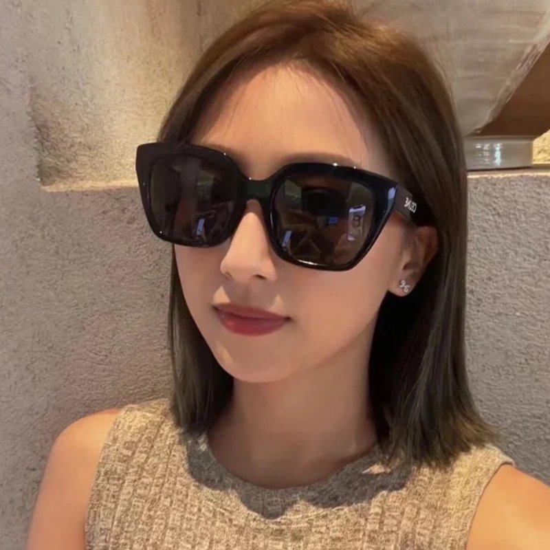 Celine💙爆款黑色字母方框CL40198太陽眼鏡 送手機包 全新全配-4