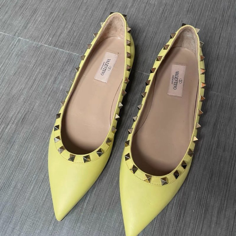 Valentino 檸檬黃 鉚釘平底鞋 38號,全新僅試穿 原價三萬二左右-0