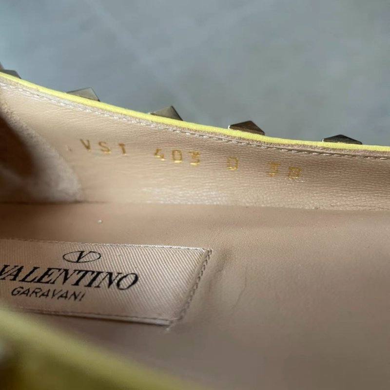 Valentino 檸檬黃 鉚釘平底鞋 38號,全新僅試穿 原價三萬二左右-1