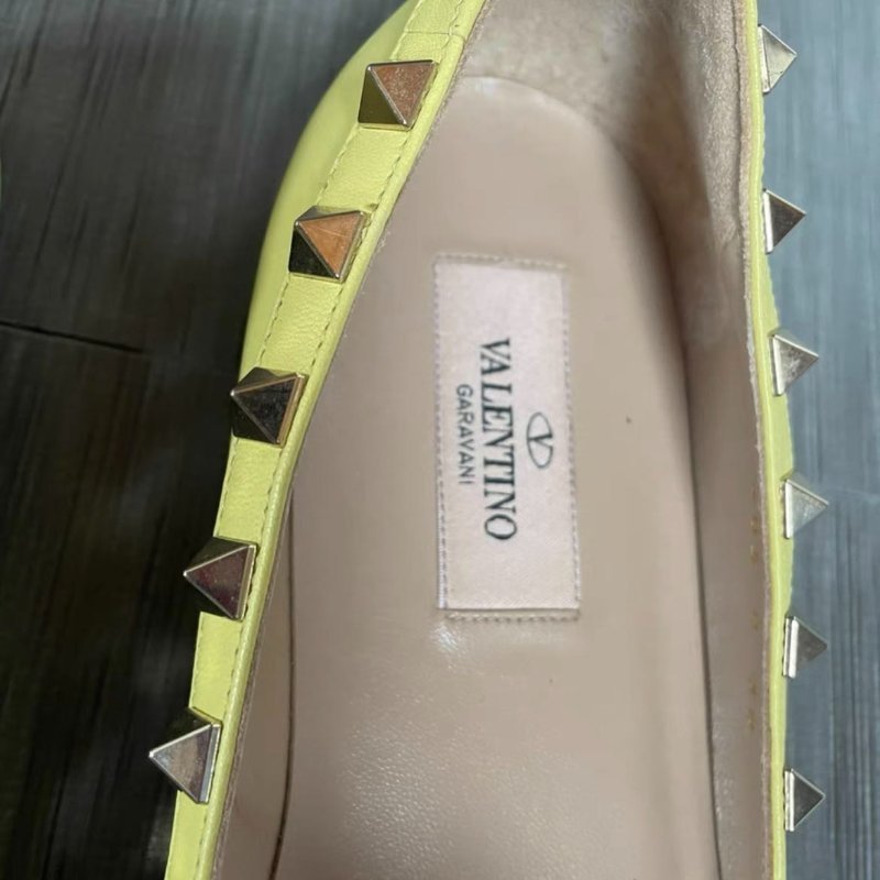 Valentino 檸檬黃 鉚釘平底鞋 38號,全新僅試穿 原價三萬二左右-2