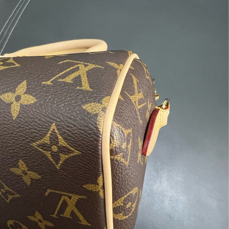 Louis Vuitton speedy 20-18