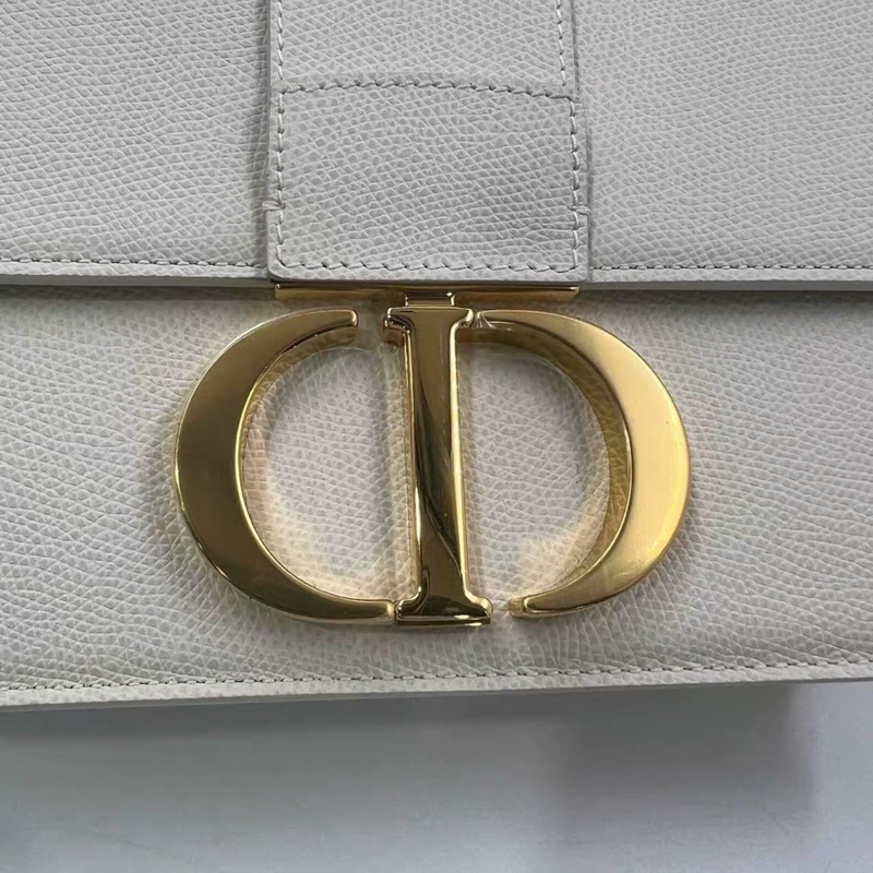Dior迪奧蒙田30白色金扣包，顆粒牛皮，尺寸24*17，附帶可調節肩帶。-2