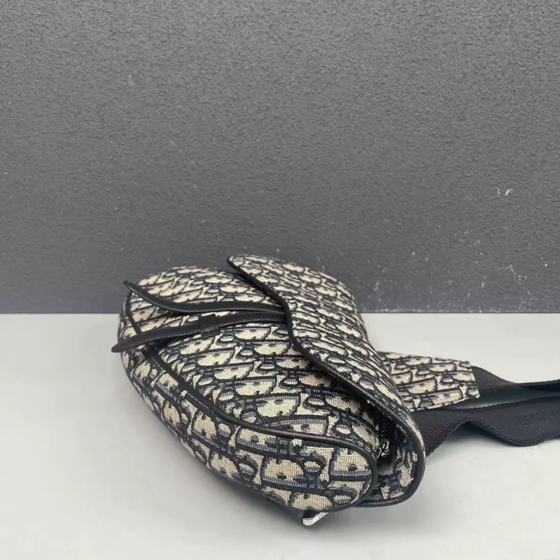 🈶購證Dior saddle新款馬鞍包 99新閒置🉑送禮 櫃上在售12.5萬-14