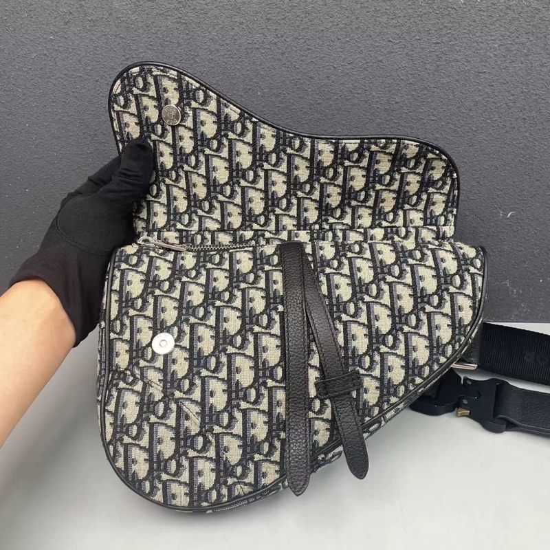 🈶購證Dior saddle新款馬鞍包 99新閒置🉑送禮 櫃上在售12.5萬-16