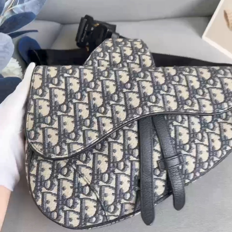 🈶購證Dior saddle新款馬鞍包 99新閒置🉑送禮 櫃上在售12.5萬-26