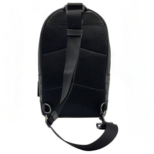 【全新】COACH 新款C LOGO前拉鏈男款單肩胸前斜背包(直紋黑灰)-2