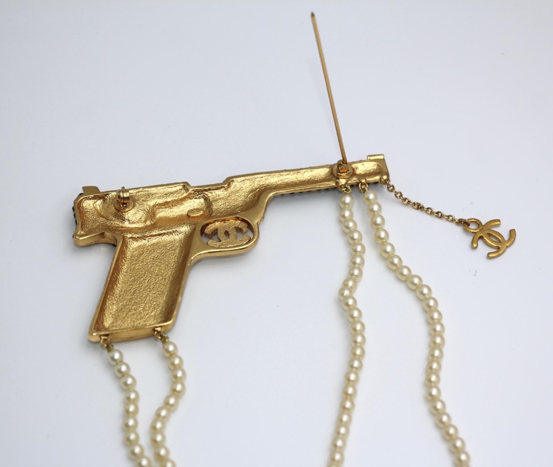 Chanel Vintage 01A水鑽cc仿珍珠鏈大款手槍胸針-7