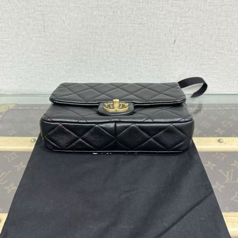 CHANEL 黑金琺瑯扣方胖子斜背包 21*14*5 98新配件塵袋-2