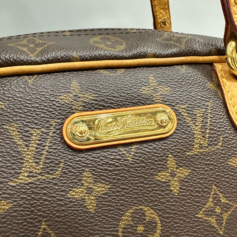 LV m95566 老花金牌金釦肩背包 保齡球包-4