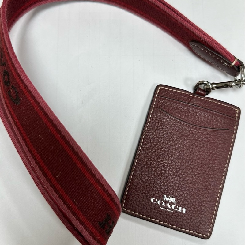 COACH酒紅荔枝紋全皮寬布頸掛式證件票卡夾-5