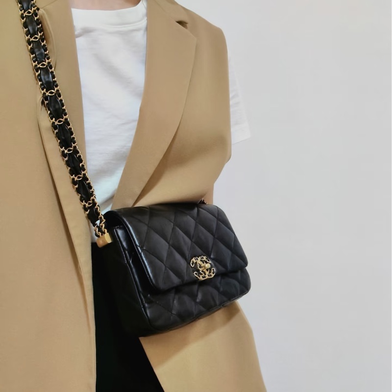 💗香緹國際精品💗香奈兒 Chanel 23K 黑金寬肩帶豆腐包-0