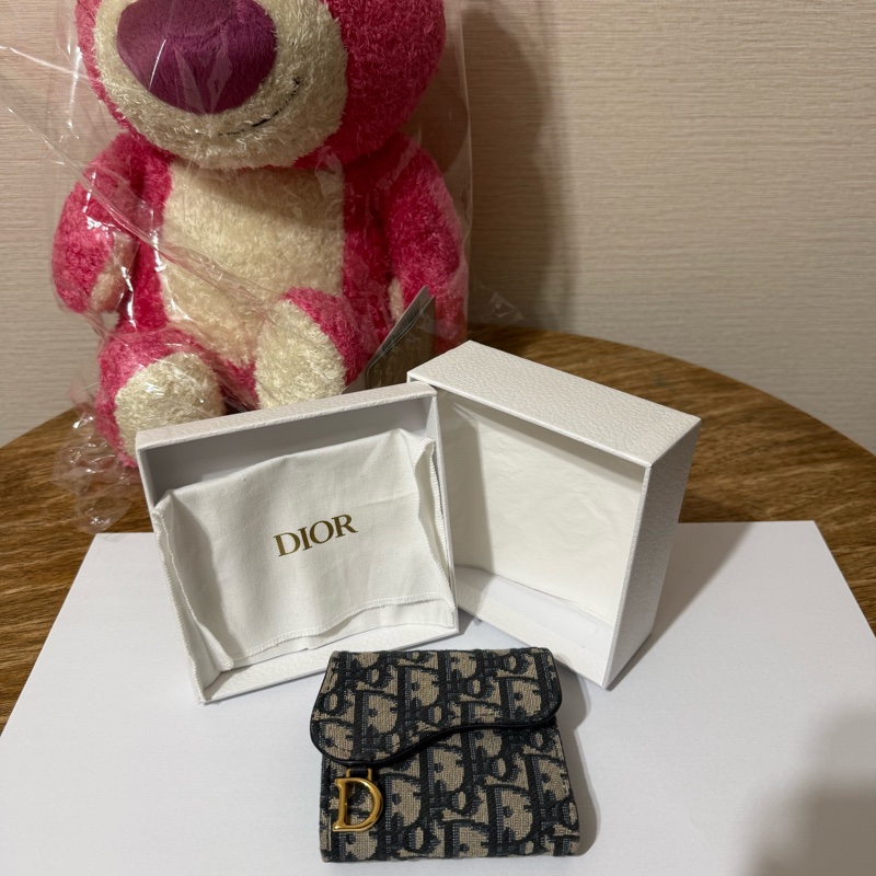 💎《Dior OBLIQUE》海軍藍 緹花 馬鞍 三折短夾-0
