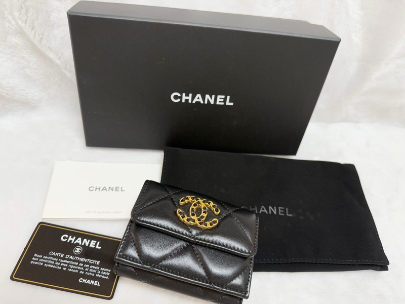 🔥 經典熱賣超美黑金皮穿鍊🔥31開全新Chanel19金釦羊皮三折短夾（黑金）經典短夾皮夾 菱格紋短夾 香奈兒短夾-5