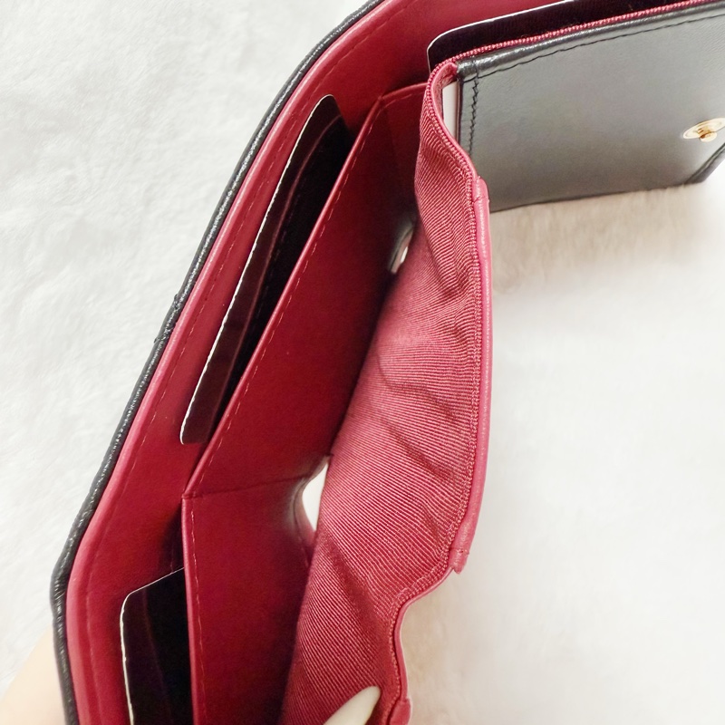 🔥 經典熱賣超美黑金皮穿鍊🔥31開全新Chanel19金釦羊皮三折短夾（黑金）經典短夾皮夾 菱格紋短夾 香奈兒短夾-14