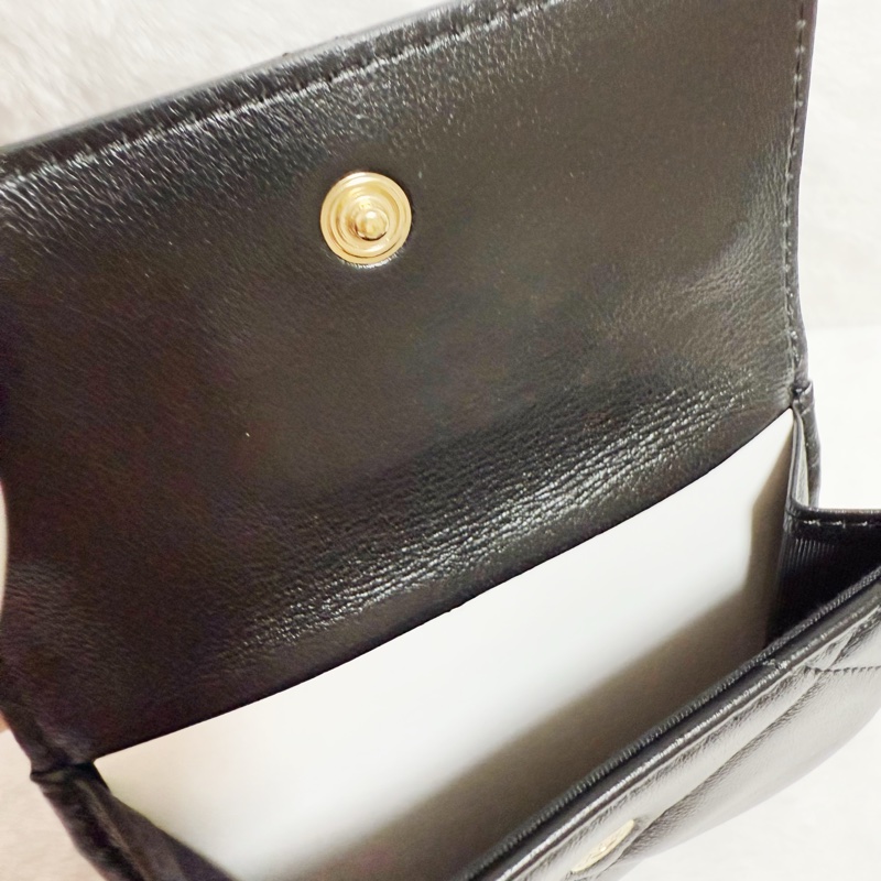 🔥 經典熱賣超美黑金皮穿鍊🔥31開全新Chanel19金釦羊皮三折短夾（黑金）經典短夾皮夾 菱格紋短夾 香奈兒短夾-16