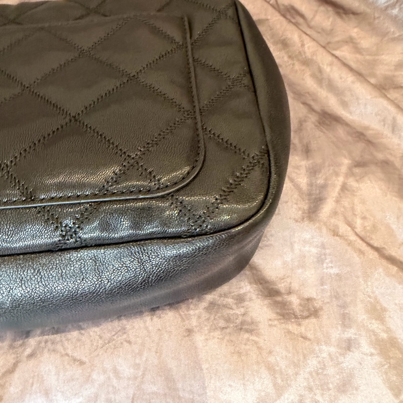 「JL精品代購」TORY BURCH WILLA 金色LOGO菱格翻蓋肩背/斜背二用包-黑色/大-15