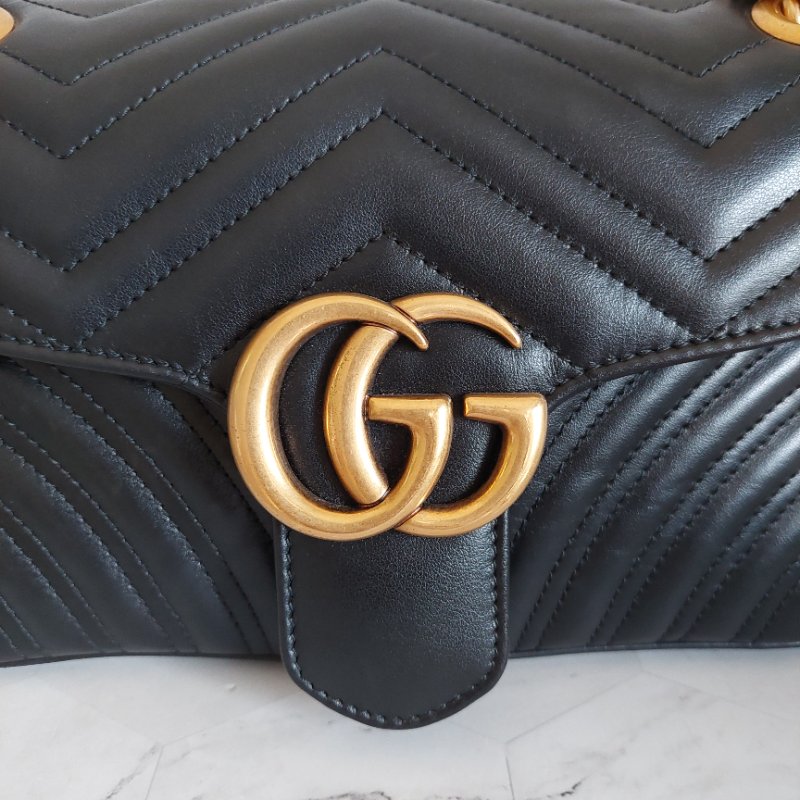 Gucci Marmont 🎀現品實拍 🎀仿舊金雙G皮革斜背/肩背包-26cm(443497-黑)~二手品約9.成新-29