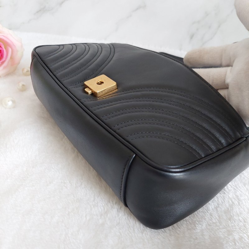 Gucci Marmont 🎀現品實拍 🎀仿舊金雙G皮革斜背/肩背包-26cm(443497-黑)~二手品約9.成新-32