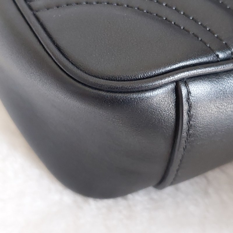 Gucci Marmont 🎀現品實拍 🎀仿舊金雙G皮革斜背/肩背包-26cm(443497-黑)~二手品約9.成新-35