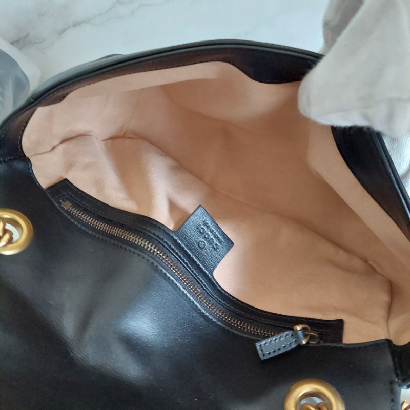 Gucci Marmont 🎀現品實拍 🎀仿舊金雙G皮革斜背/肩背包-26cm(443497-黑)~二手品約9.成新-39