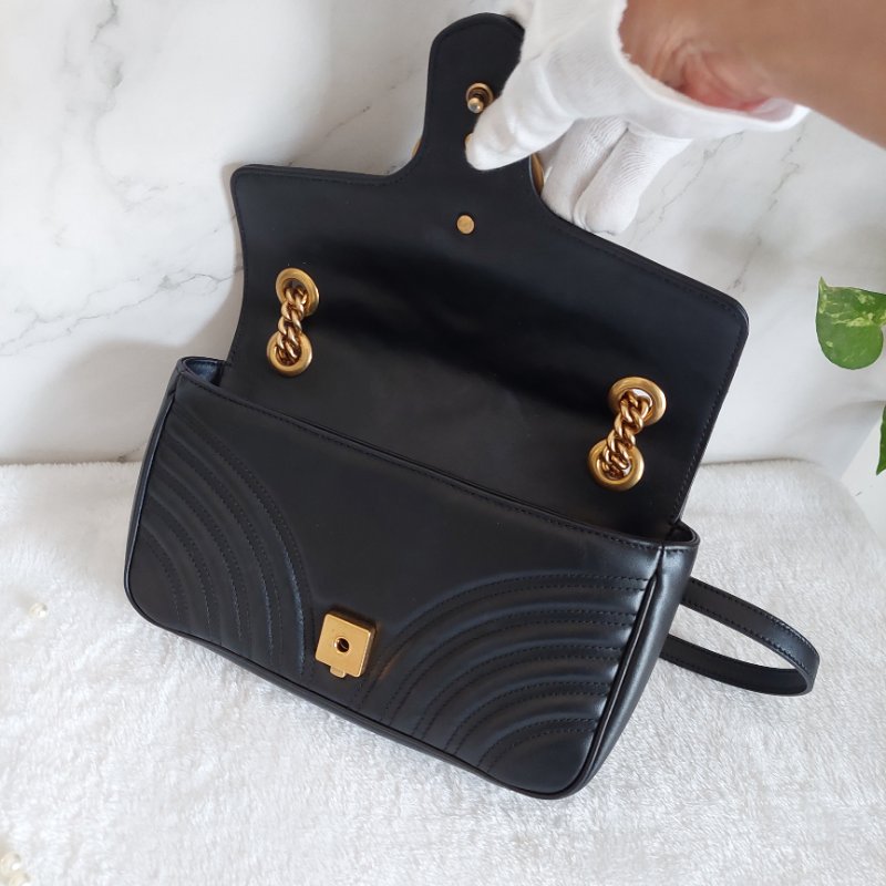 Gucci Marmont 🎀現品實拍 🎀仿舊金雙G皮革斜背/肩背包-26cm(443497-黑)~二手品約9.成新-51
