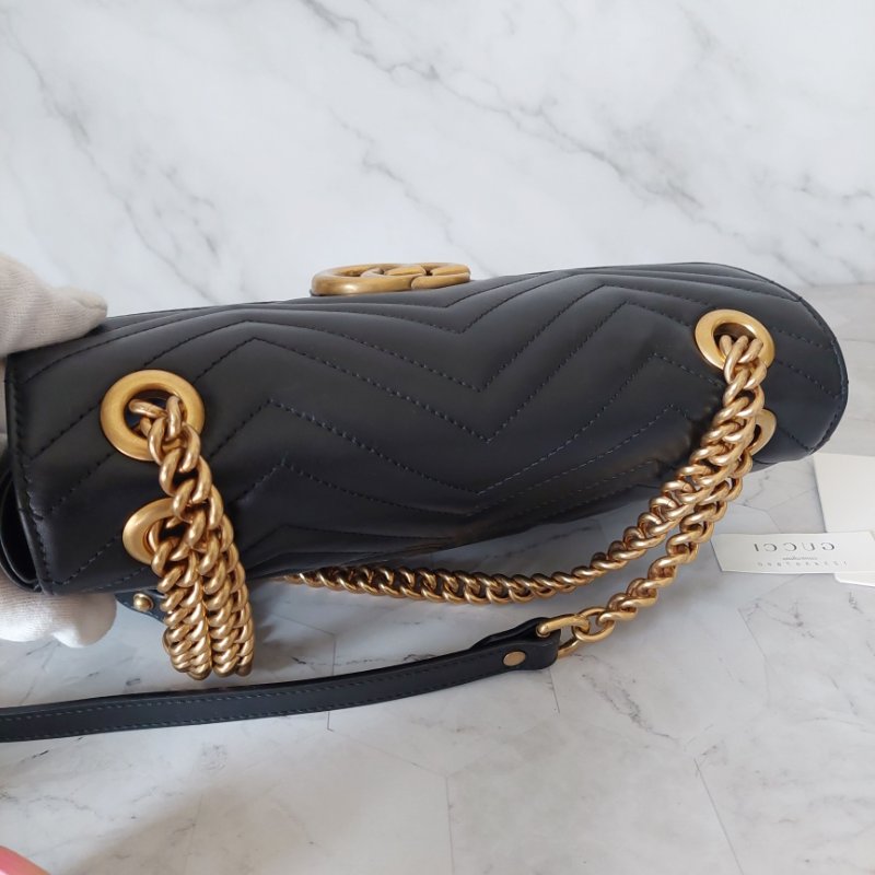 Gucci Marmont 🎀現品實拍 🎀仿舊金雙G皮革斜背/肩背包-26cm(443497-黑)~二手品約9.成新-56