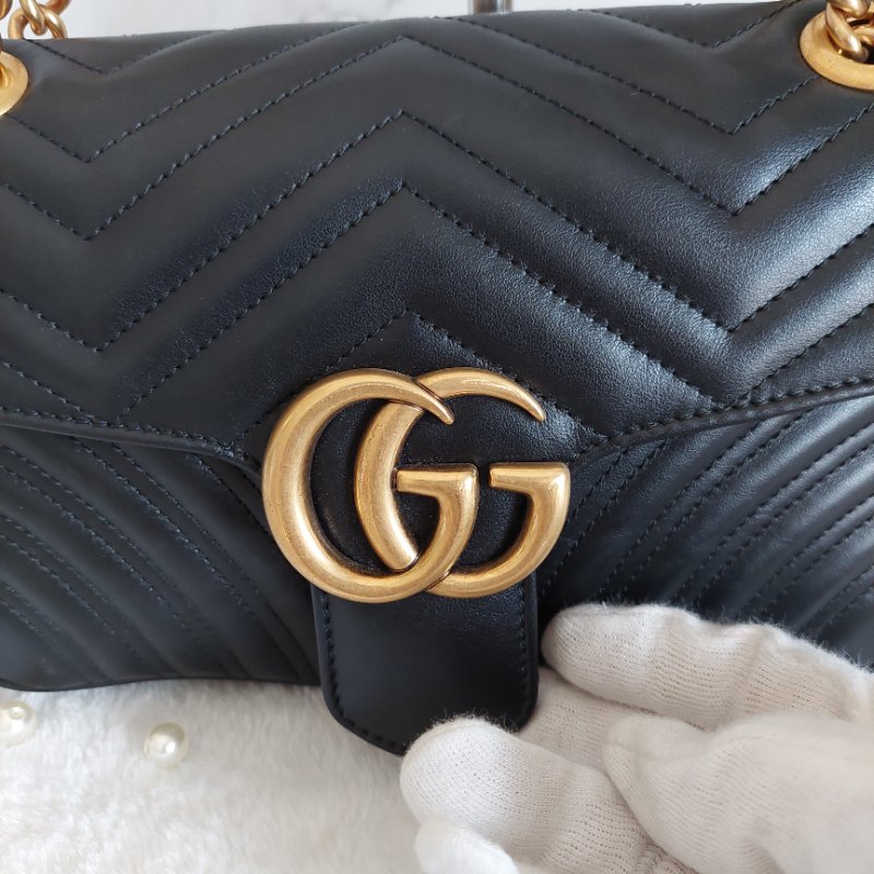 Gucci Marmont 🎀現品實拍 🎀仿舊金雙G皮革斜背/肩背包-26cm(443497-黑)~二手品約9.成新-70