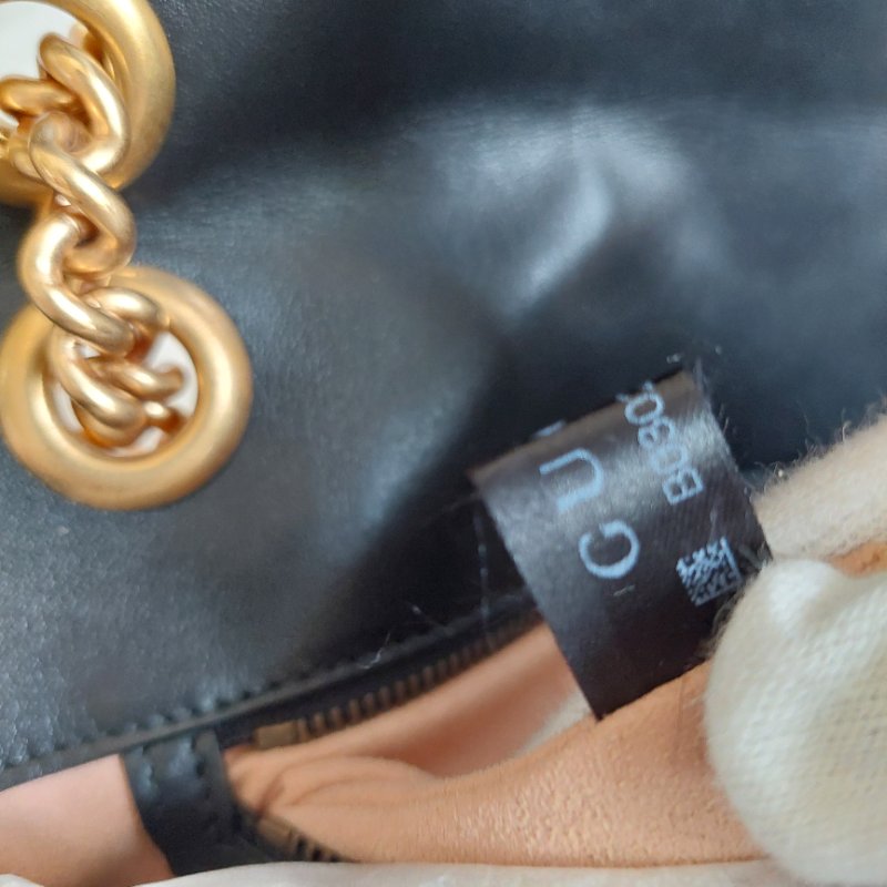 Gucci Marmont 🎀現品實拍 🎀仿舊金雙G皮革斜背/肩背包-26cm(443497-黑)~二手品約9.成新-79