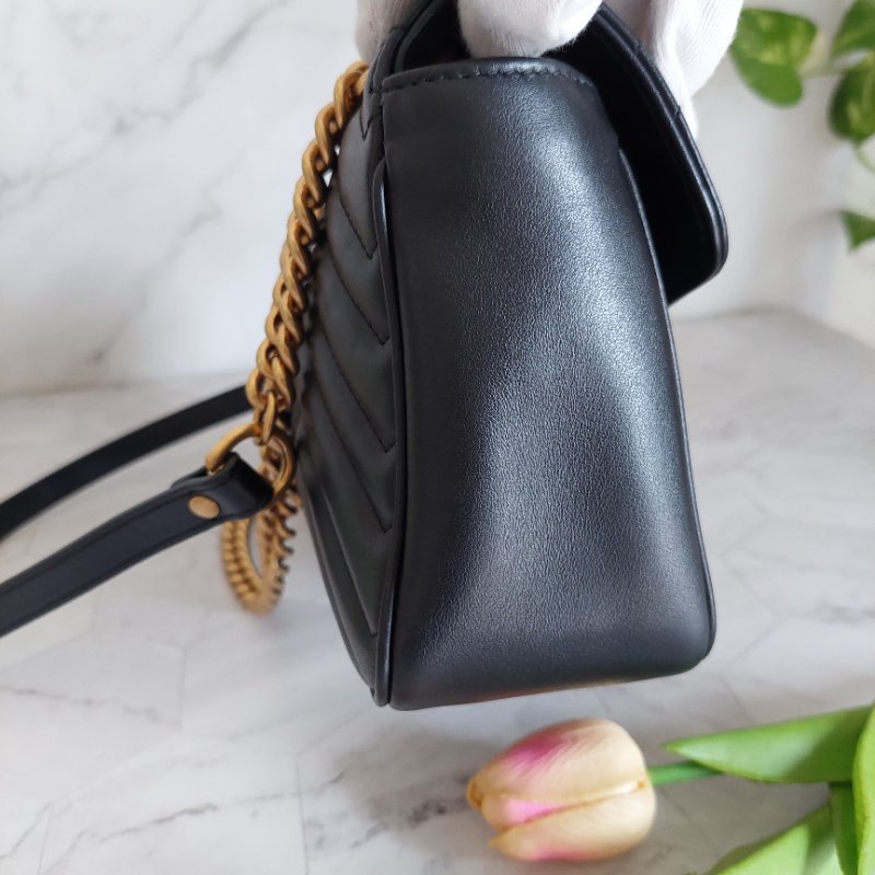 Gucci Marmont 🎀現品實拍 🎀仿舊金雙G皮革斜背/肩背包-26cm(443497-黑)~二手品約9.成新-90
