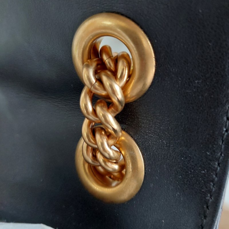 Gucci Marmont 🎀現品實拍 🎀仿舊金雙G皮革斜背/肩背包-26cm(443497-黑)~二手品約9.成新-92