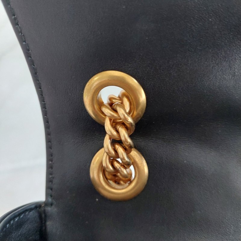 Gucci Marmont 🎀現品實拍 🎀仿舊金雙G皮革斜背/肩背包-26cm(443497-黑)~二手品約9.成新-93