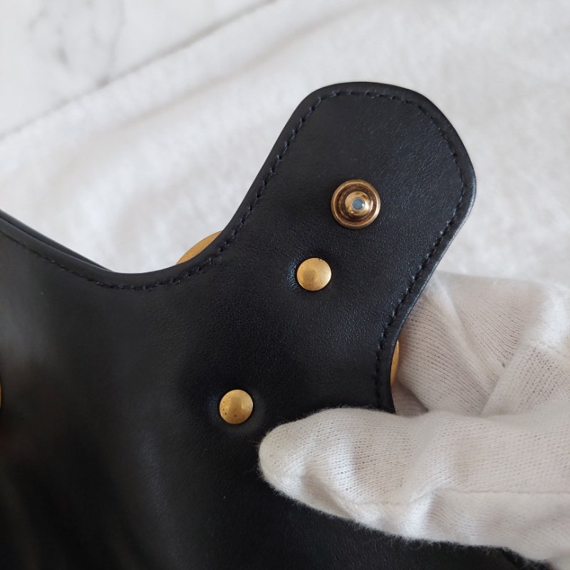 Gucci Marmont 🎀現品實拍 🎀仿舊金雙G皮革斜背/肩背包-26cm(443497-黑)~二手品約9.成新-95