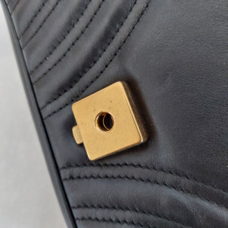 Gucci Marmont 🎀現品實拍 🎀仿舊金雙G皮革斜背/肩背包-26cm(443497-黑)~二手品約9.成新-96