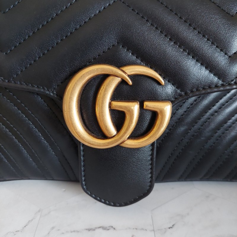 Gucci Marmont 🎀現品實拍 🎀仿舊金雙G皮革斜背/肩背包-26cm(443497-黑)~二手品約9.成新-97