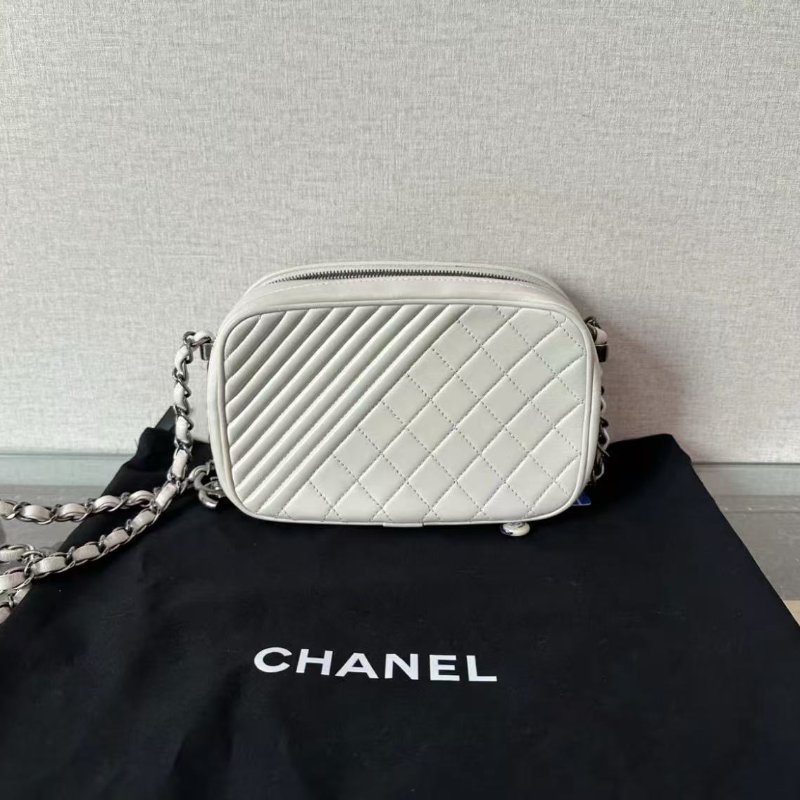 ✨CHANEL 白銀牛皮菱格紋相機斜背包 19*12*8 98新 配件塵袋-4