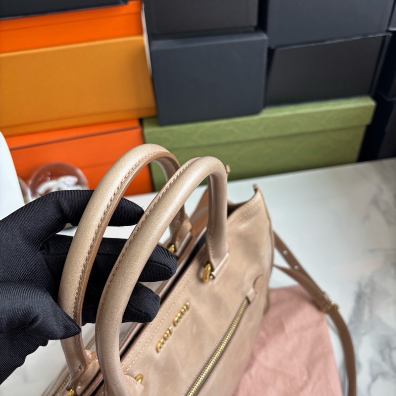 【全新閒置品】Miumiu 做舊牛皮機車包-7