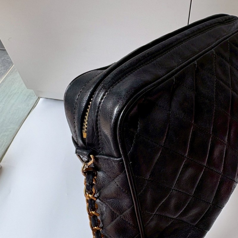 Chanel 古董金鍊金球流蘇黑皮菱格斜背包-11