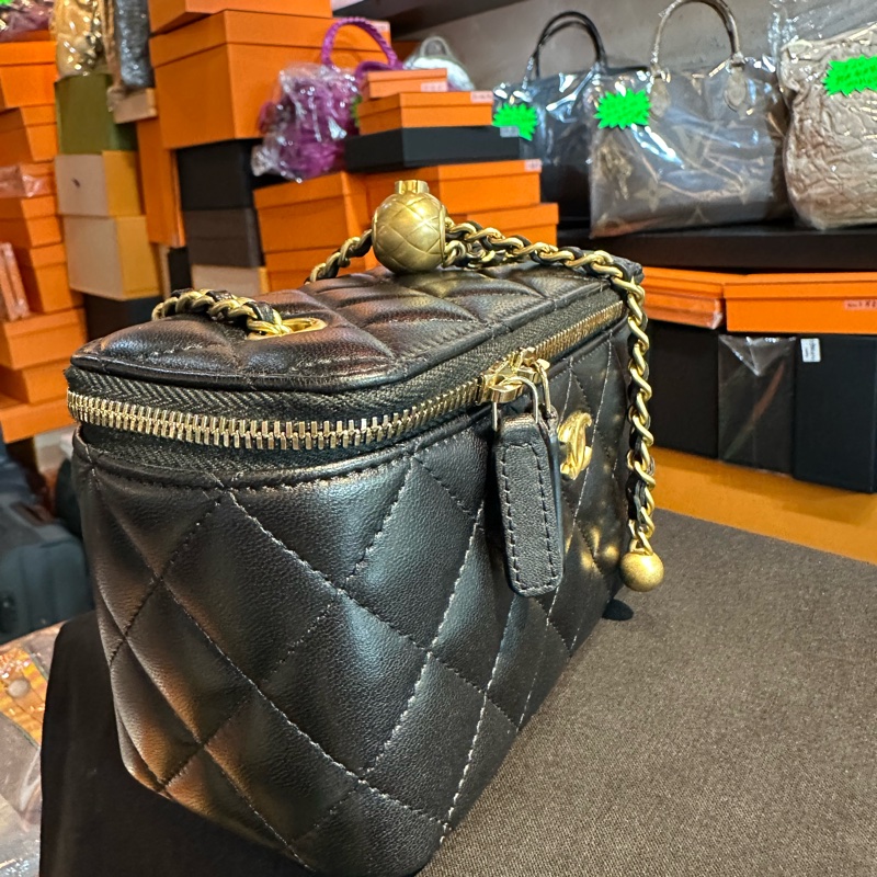 Chanel AP2303 Vanity Case-2