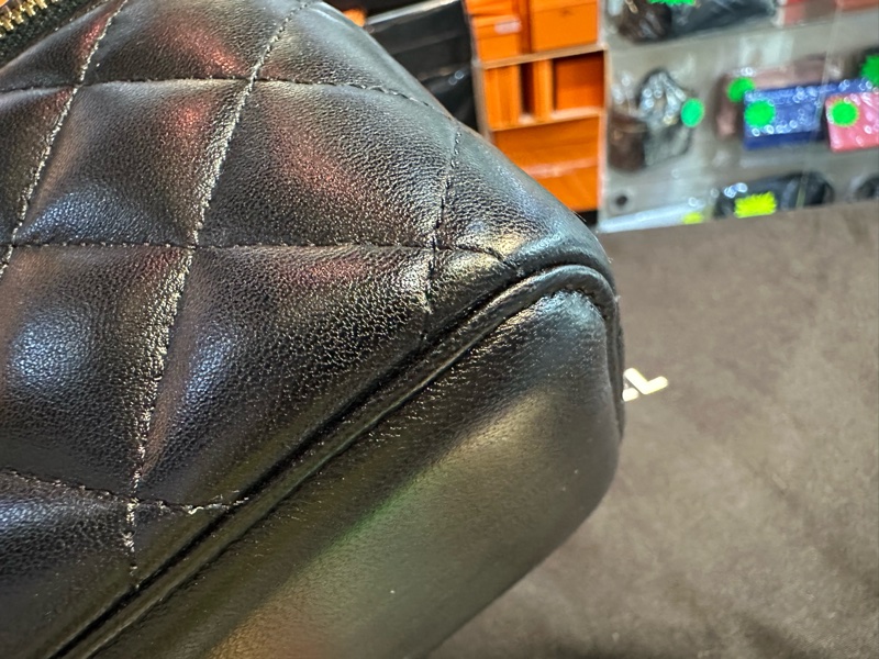 Chanel AP2303 Vanity Case-8