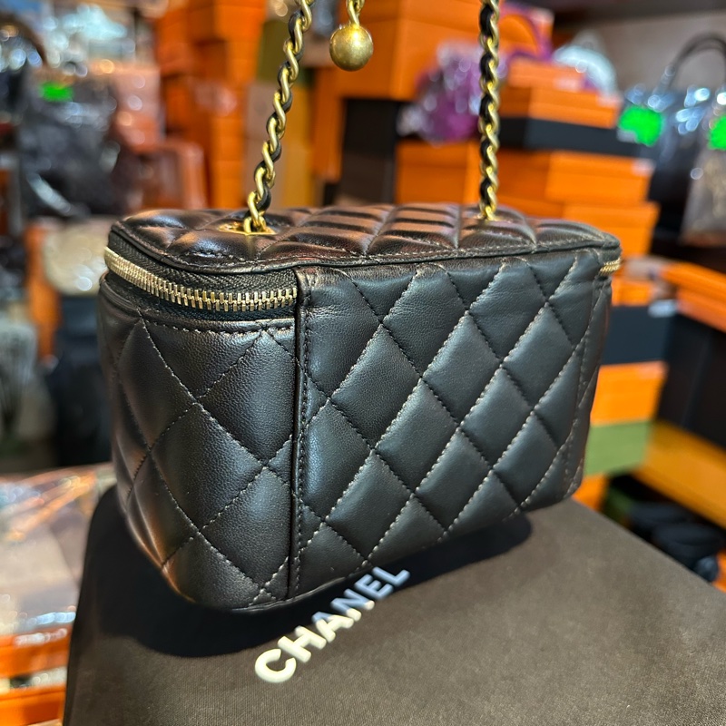 Chanel AP2303 Vanity Case-11