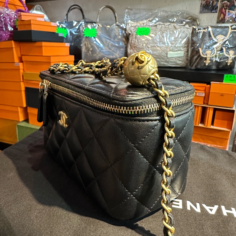 Chanel AP2303 Vanity Case-14