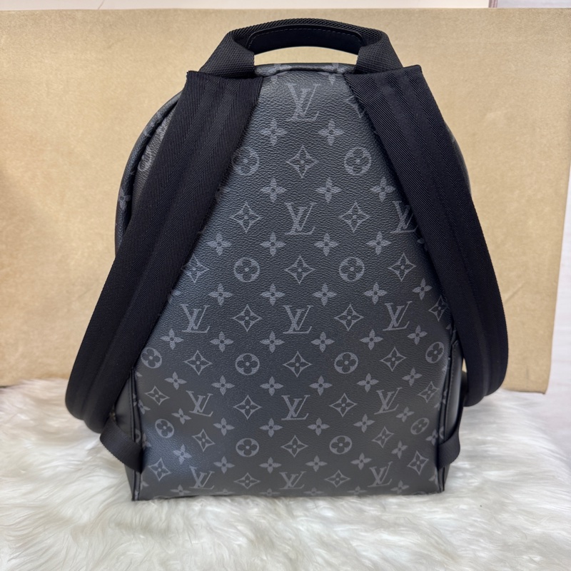 LV Discovery PM黑灰原花後背包-1