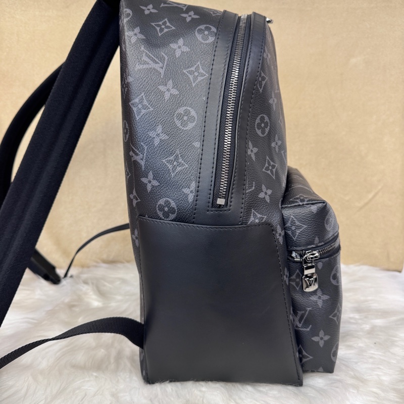 LV Discovery PM黑灰原花後背包-2
