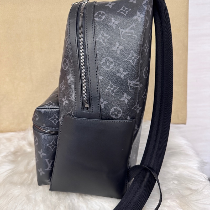 LV Discovery PM黑灰原花後背包-3