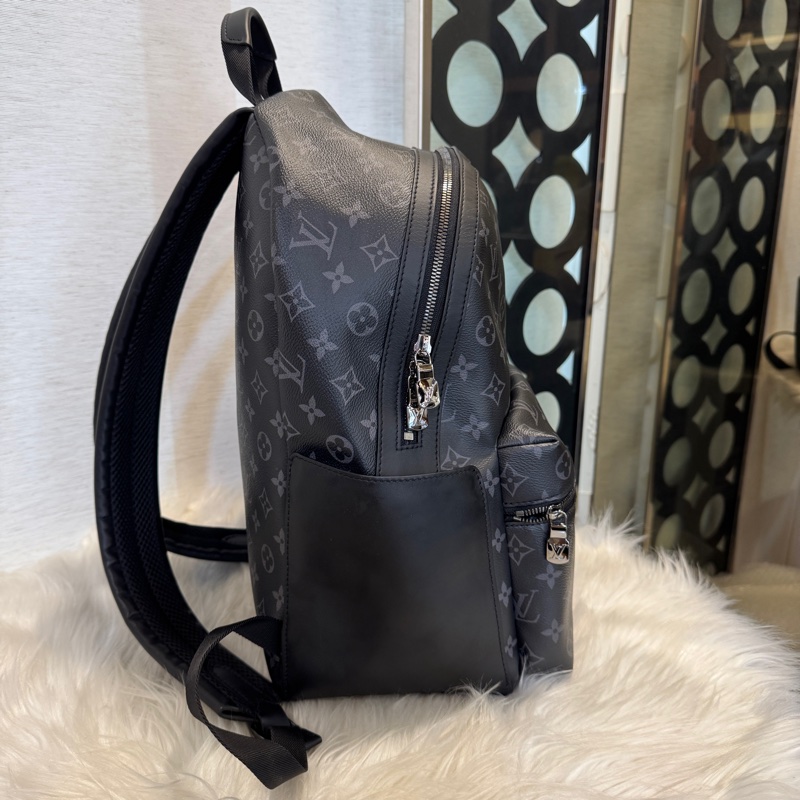 LV Discovery PM黑灰原花後背包-1