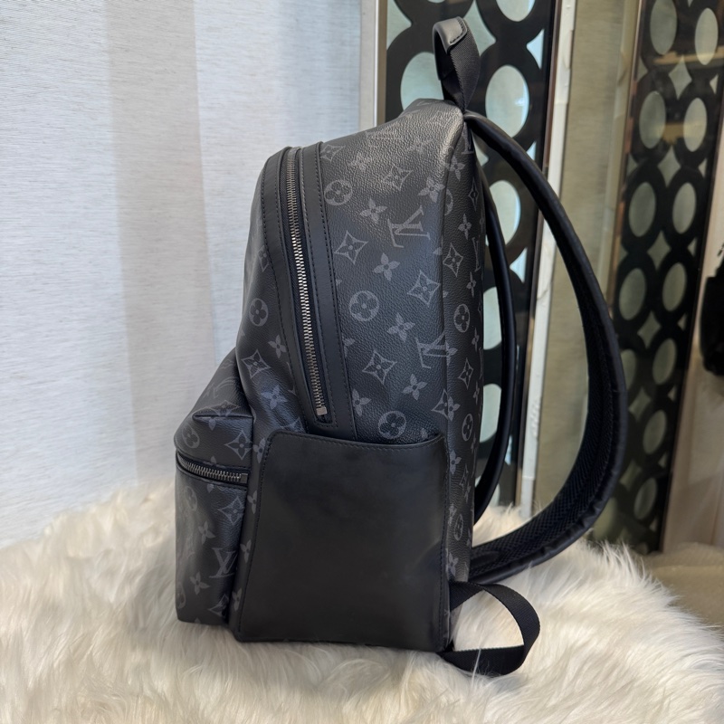 LV Discovery PM黑灰原花後背包-2